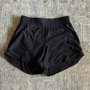 Lululemon Hotty Hot High-Rise 4” Black Shorts GUC